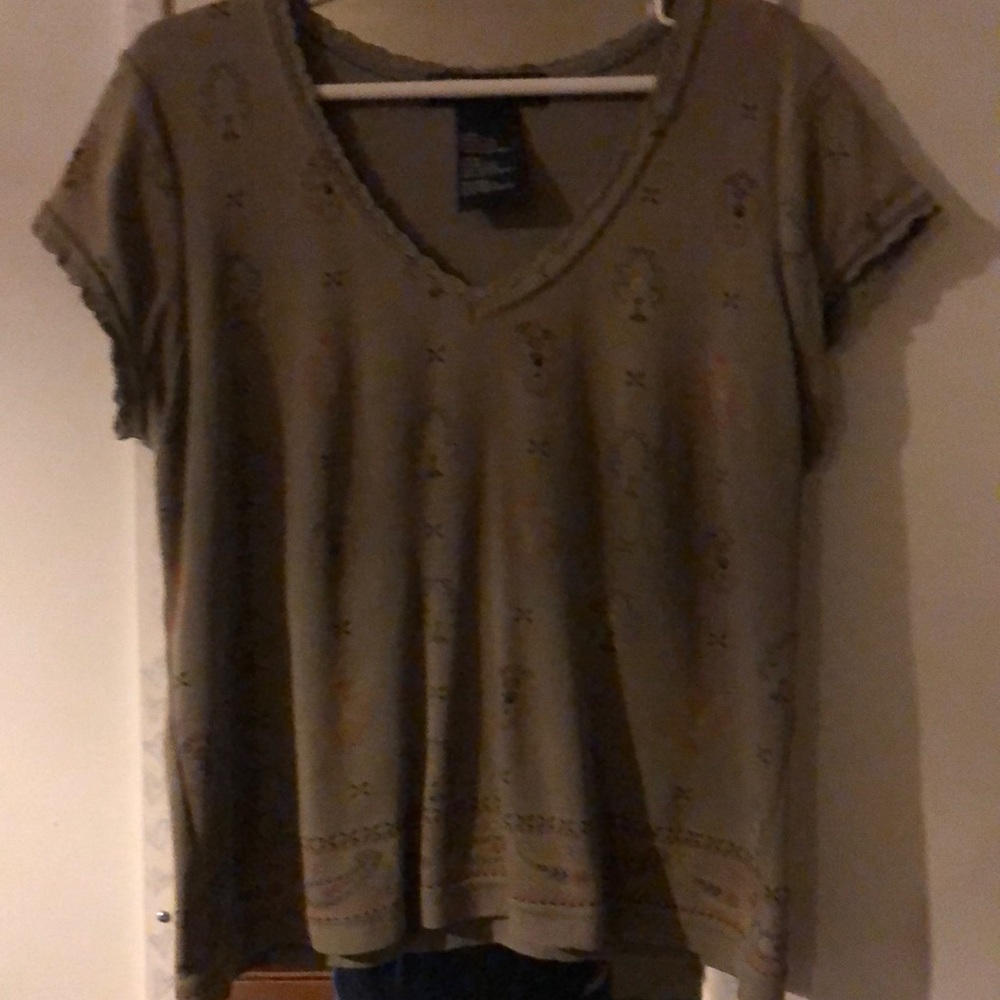 Women’s shirt Brand: no boundaries Size: 7/9 Juniors Color: Olive green